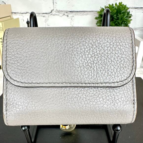 CHLOE gray leather monogram compact wallet GREAT! Nice gift! - Picture 4 of 15